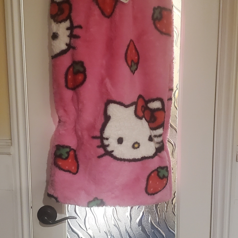 Hello Kitty Pink Strawberry Throw Blanket 50×70.